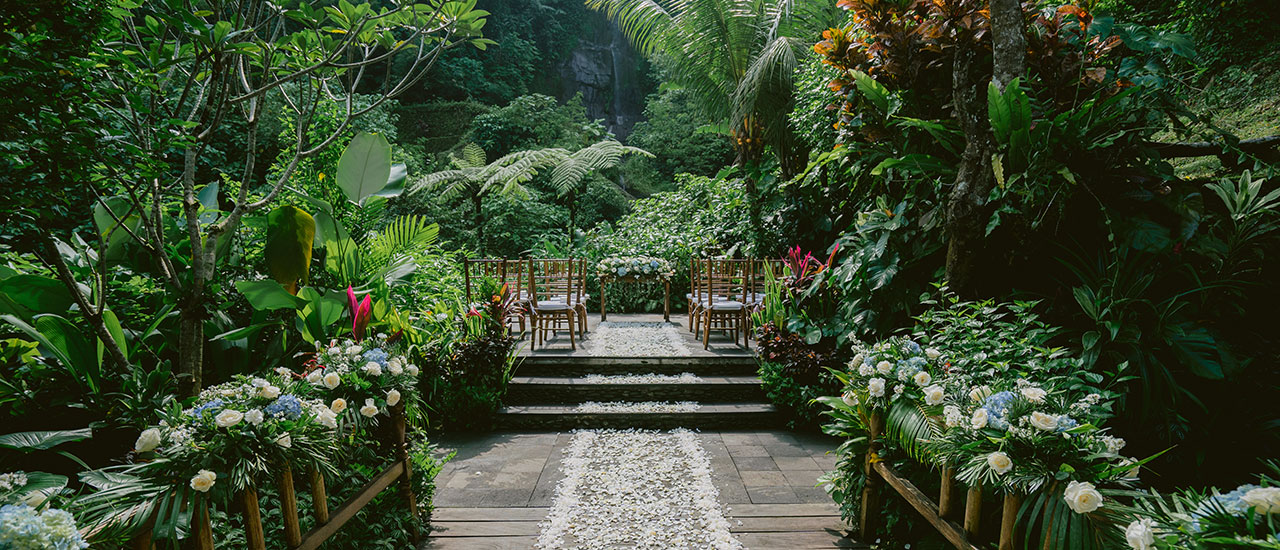 ウォーターフォールウェディング atロイヤルピタマハ