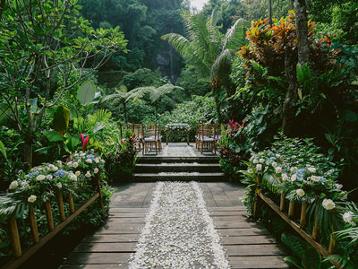 ウォーターフォールウェディング atロイヤルピタマハ