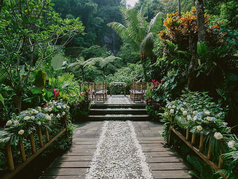 ウォーターフォールウェディング atロイヤルピタマハ 