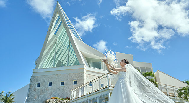 古宇利島 空と海の教会