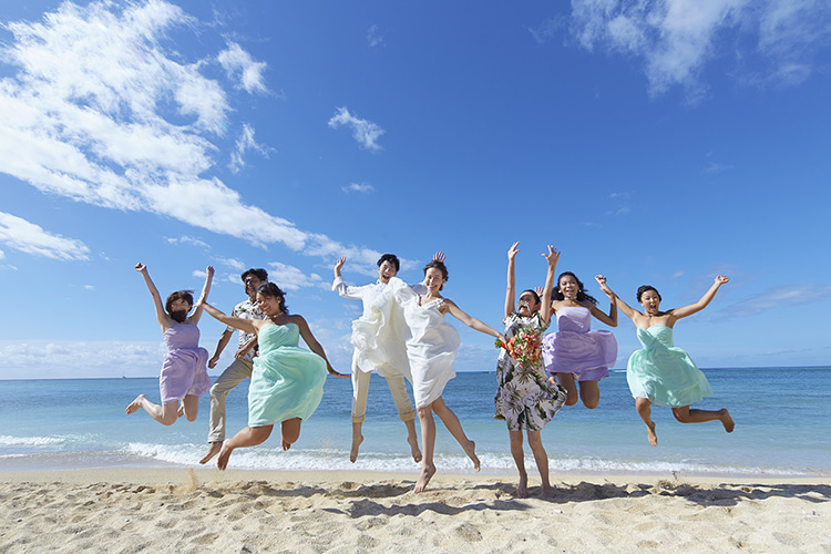 ビーチ撮影イメージ 家族挙式ならHISの「家族旅婚」