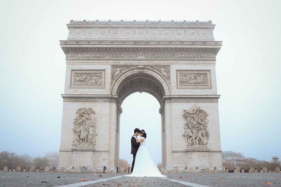 ヨーロッパ結婚式・挙式・ウェディング「フランス・パリ 早朝フォトウェディング」卒花フォト・卒花写真