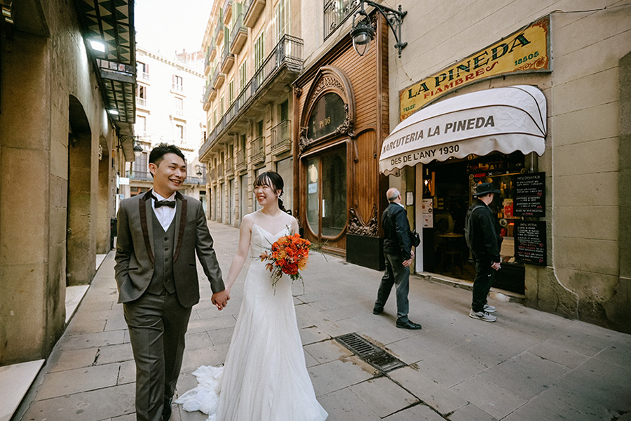 ヨーロッパ結婚式・挙式・ウェディング「スペイン・バルセロナ教会フォトウェディング」フォト