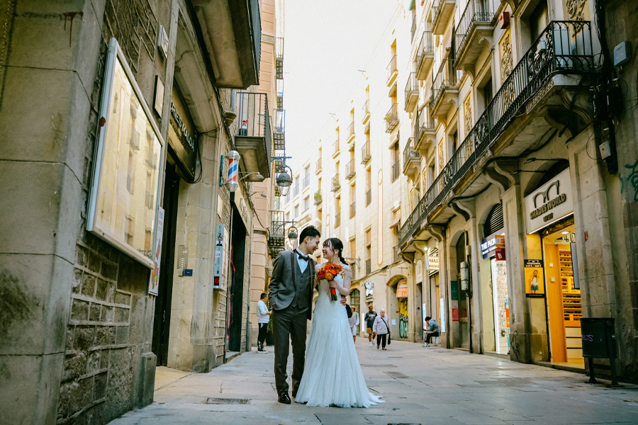 ヨーロッパ結婚式・挙式・ウェディング「スペイン・バルセロナ教会フォトウェディング」フォト