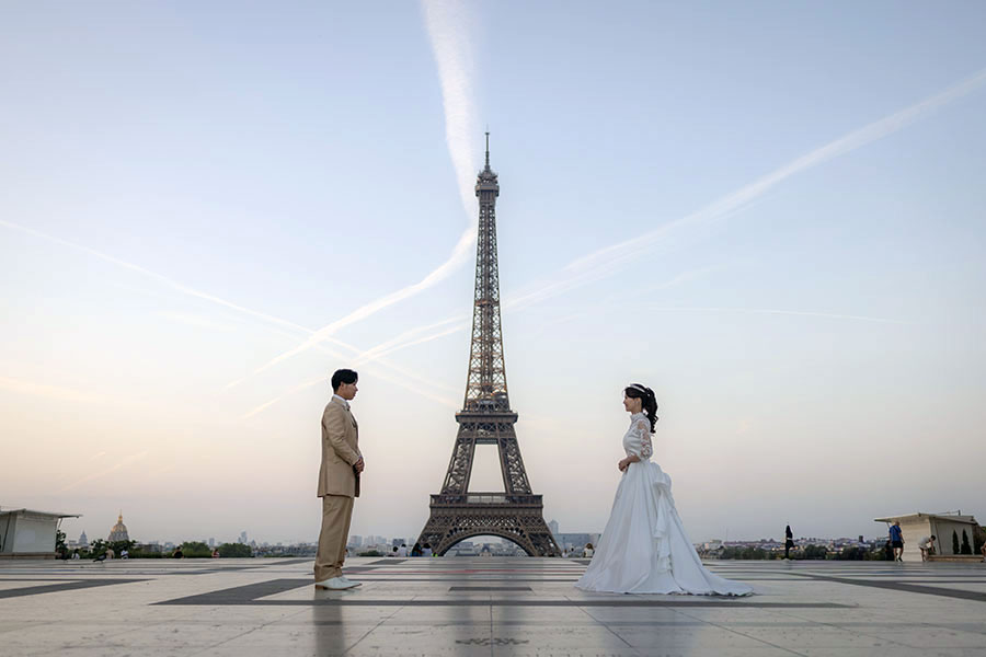 ヨーロッパ結婚式・挙式・ウェディング「フランス・パリ 早朝フォトウェディング」卒花フォト・卒花写真