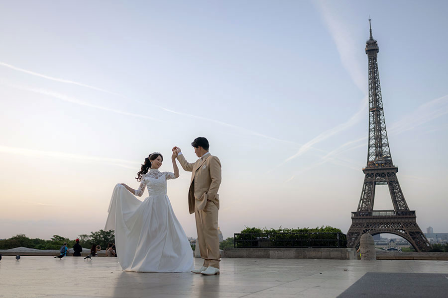 ヨーロッパ結婚式・挙式・ウェディング「フランス・パリ 早朝フォトウェディング」卒花フォト・卒花写真