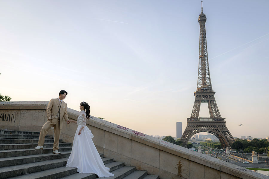 ヨーロッパ結婚式・挙式・ウェディング「フランス・パリ 早朝フォトウェディング」卒花フォト・卒花写真
