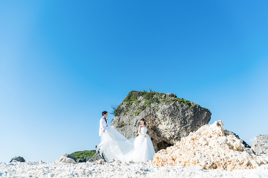 沖縄結婚式・挙式・ウェディング「星野リゾート　トマム 水の教会」フォト
