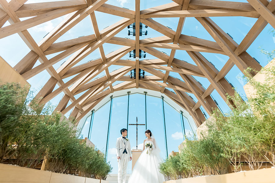 沖縄結婚式・挙式・ウェディング「星野リゾート　トマム 水の教会」フォト