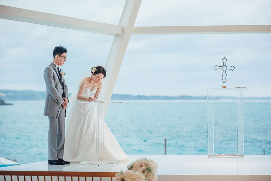 沖縄結婚式・挙式・ウェディング「アートグレイス オーシャンフロント ガーデンチャペル 沖縄」写真・レポート