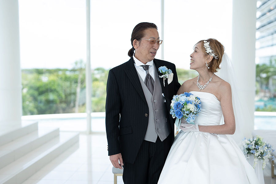 沖縄結婚式・挙式・ウェディング「チャペル＆ビーチフォトプラン シーシェルブルー」写真・レポート