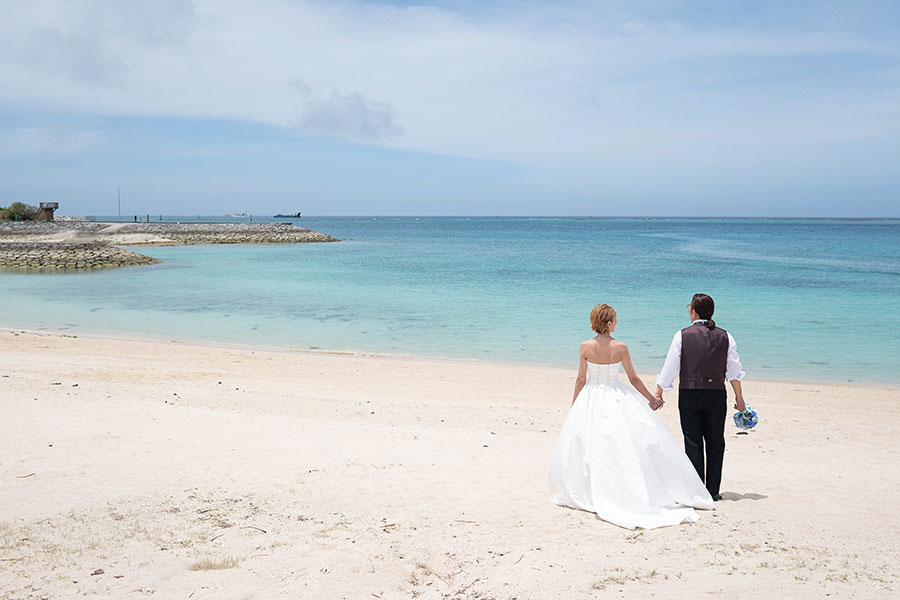 沖縄結婚式・挙式・ウェディング「チャペル＆ビーチフォトプラン シーシェルブルー」写真・レポート