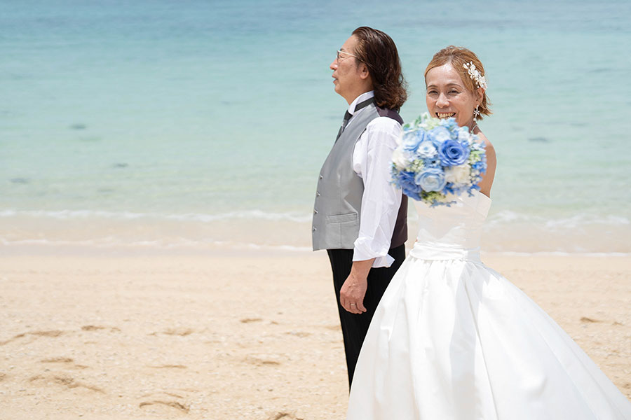 沖縄結婚式・挙式・ウェディング「チャペル＆ビーチフォトプラン シーシェルブルー」写真・レポート