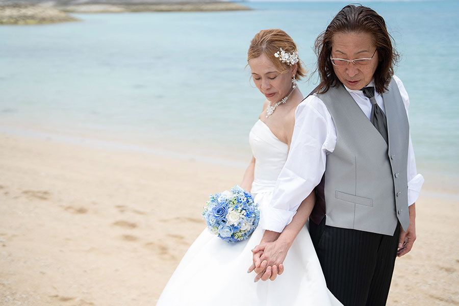 沖縄結婚式・挙式・ウェディング「チャペル＆ビーチフォトプラン シーシェルブルー」写真・レポート