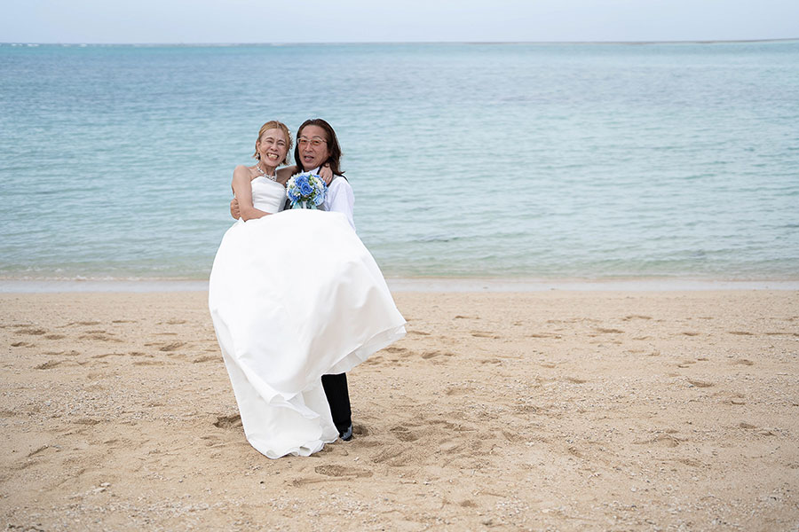 沖縄結婚式・挙式・ウェディング「チャペル＆ビーチフォトプラン シーシェルブルー」写真・レポート