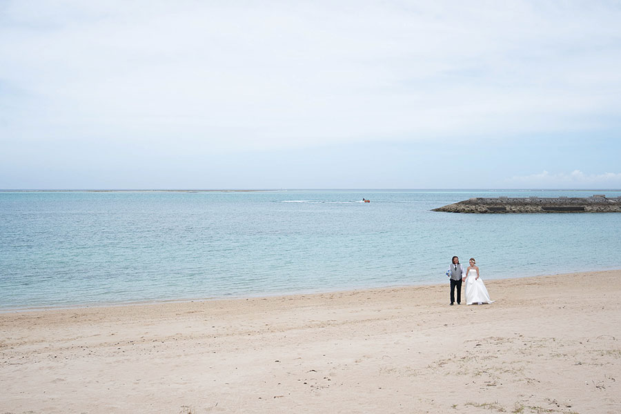 沖縄結婚式・挙式・ウェディング「チャペル＆ビーチフォトプラン シーシェルブルー」写真・レポート