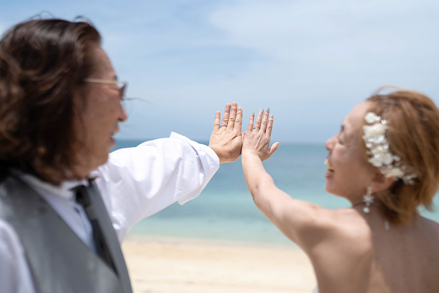 沖縄結婚式・挙式・ウェディング「チャペル＆ビーチフォトプラン シーシェルブルー」写真・レポート