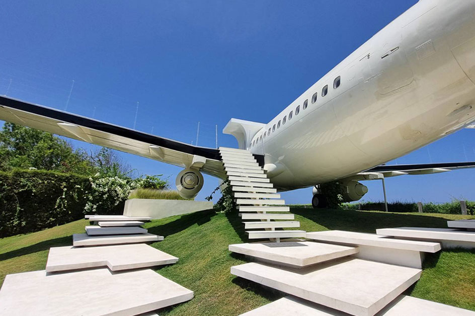 Private Jet Villa